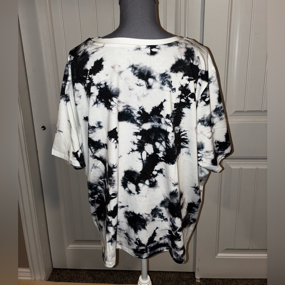 💰Fila Train Gain Tee Shirt Plus Size 3XL Soft Lightweight Activewear Top Tye Dye - Picture 2 of 6